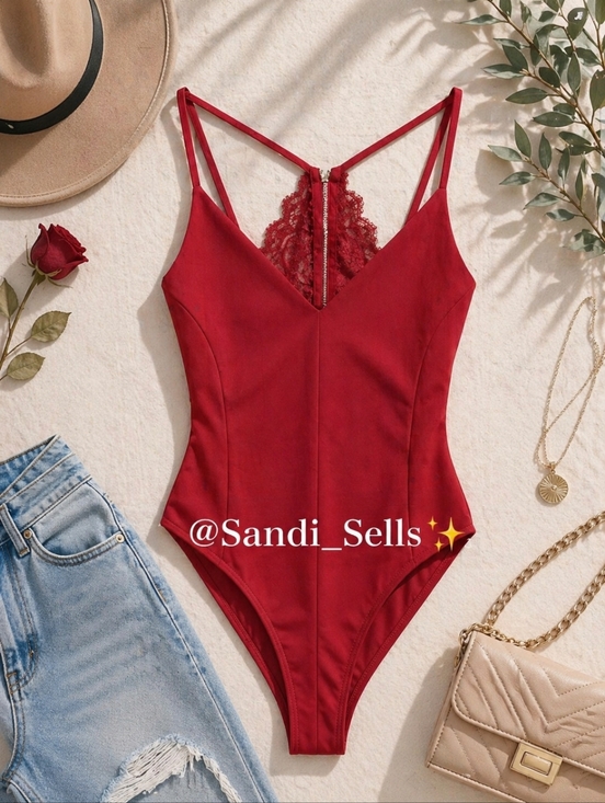 o'deliah Tops - 🔥🔥Scarlet Lace-Back V-Neck Bodysuit
